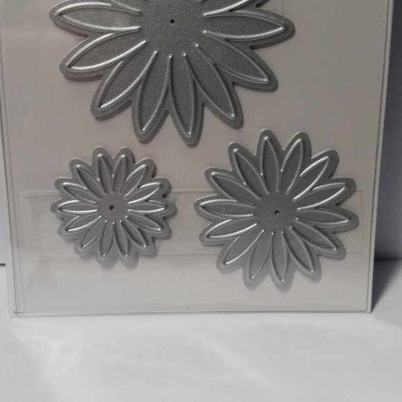 Mini Embossing Die Flowers Scrapbook Paper Crafts Card Making - Picture 4 of 7